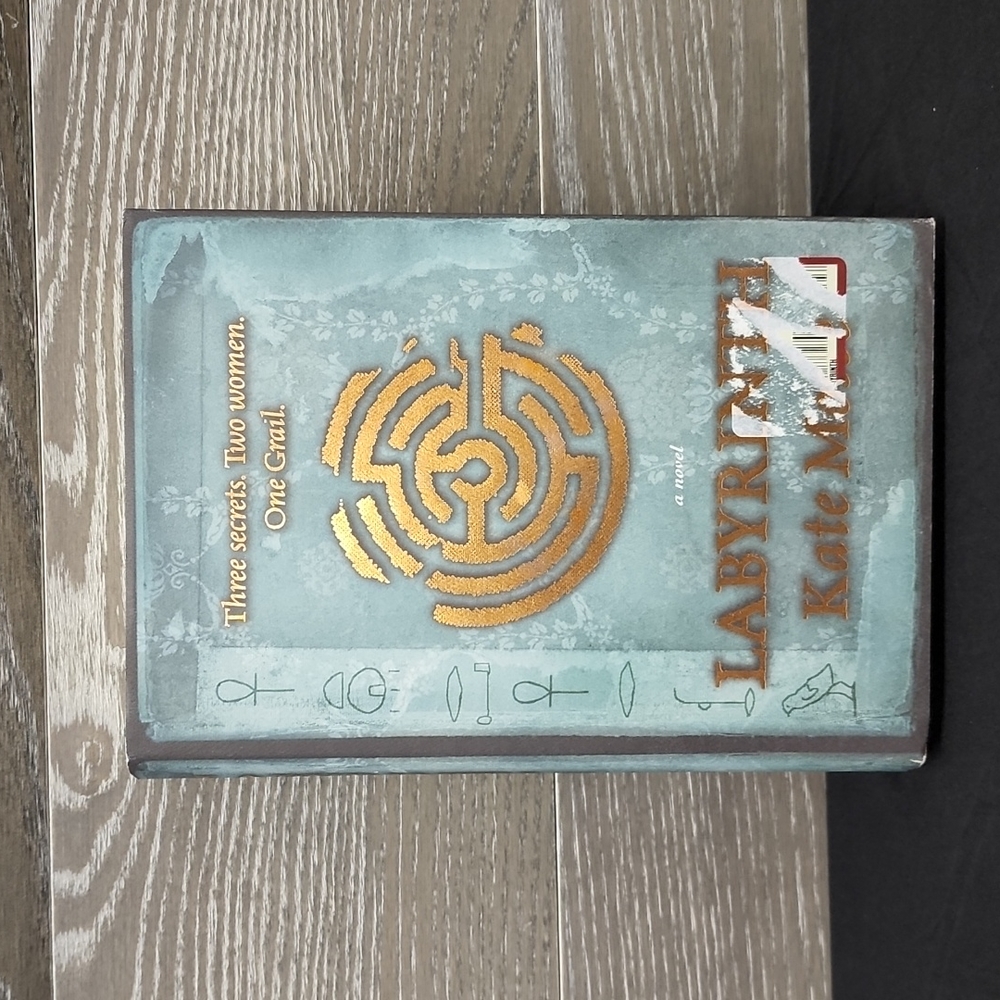 Labyrinth by Kate mosse three secrets two women one grail hard back